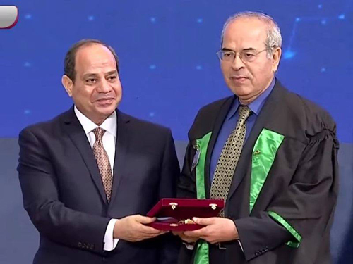  رئيس الجمهورية يكرم عالمين من جامعة المنصورة للاحتفال بيوم العلوم 2019