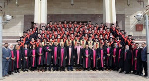 Al-Ahram News : Mansoura University Medical College celebrates the graduation of the eighth batch of 2019 from the Mansoura Manchester program